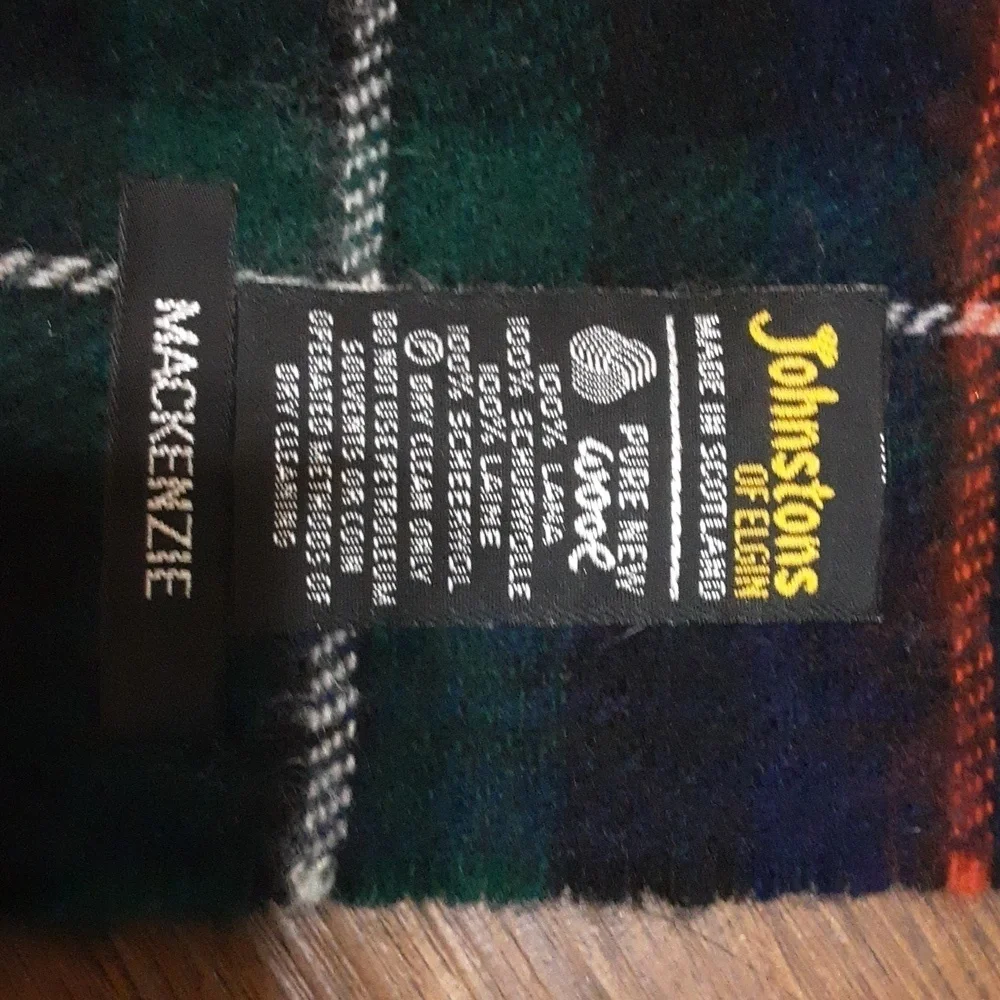 Johnston of Elgin plaid wool green unisex scarf academia retro Y2K winter cozy